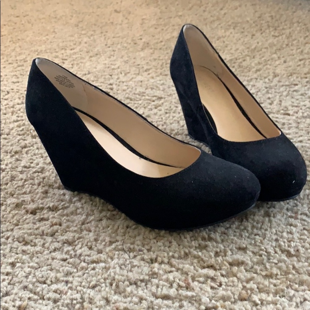 Black Wedges